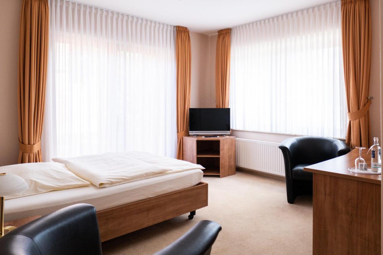 Land-Gut-Hotel Restaurant Kreuz Meyer Stuhr Εξωτερικό φωτογραφία