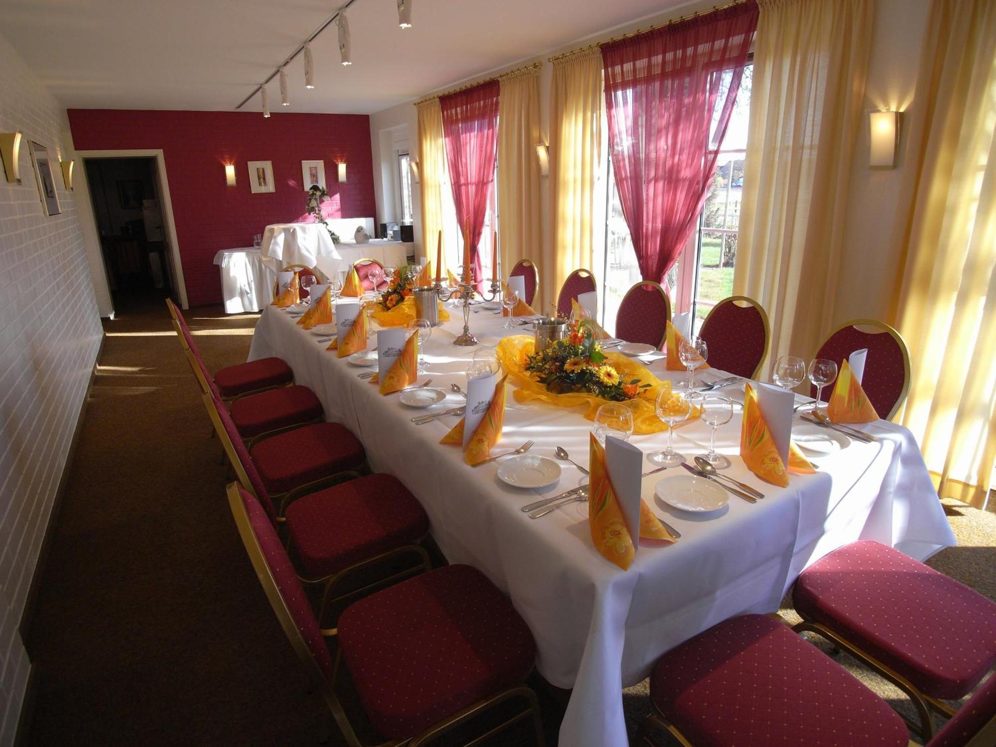 Land-Gut-Hotel Restaurant Kreuz Meyer Stuhr Εξωτερικό φωτογραφία