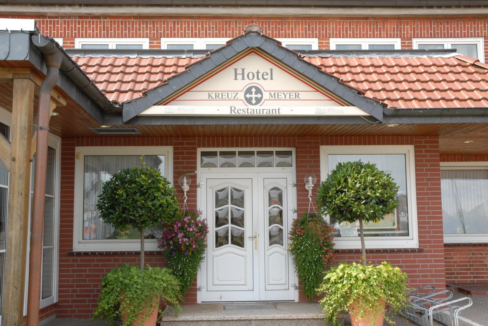 Land-Gut-Hotel Restaurant Kreuz Meyer Stuhr Εξωτερικό φωτογραφία