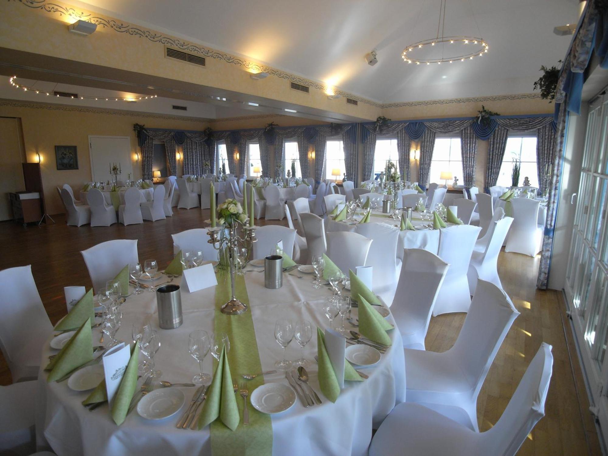 Land-Gut-Hotel Restaurant Kreuz Meyer Stuhr Εξωτερικό φωτογραφία